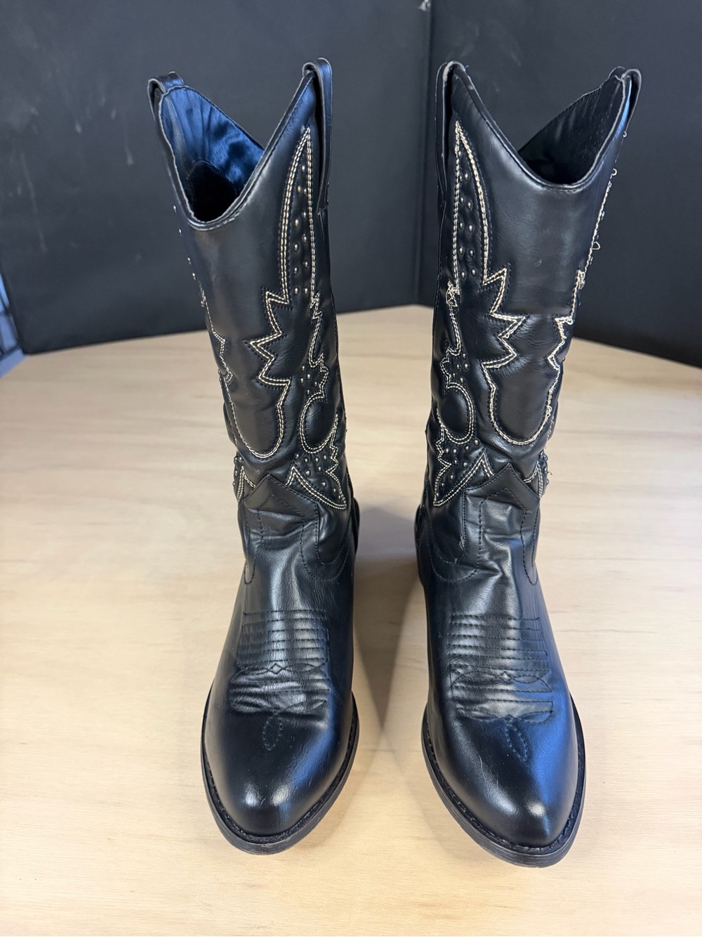 Women’s Black Western Cowboy Boots with Stud Detailing Size 9